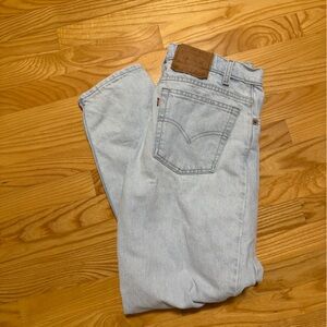 Vintage 90’s Light wash Levi 550